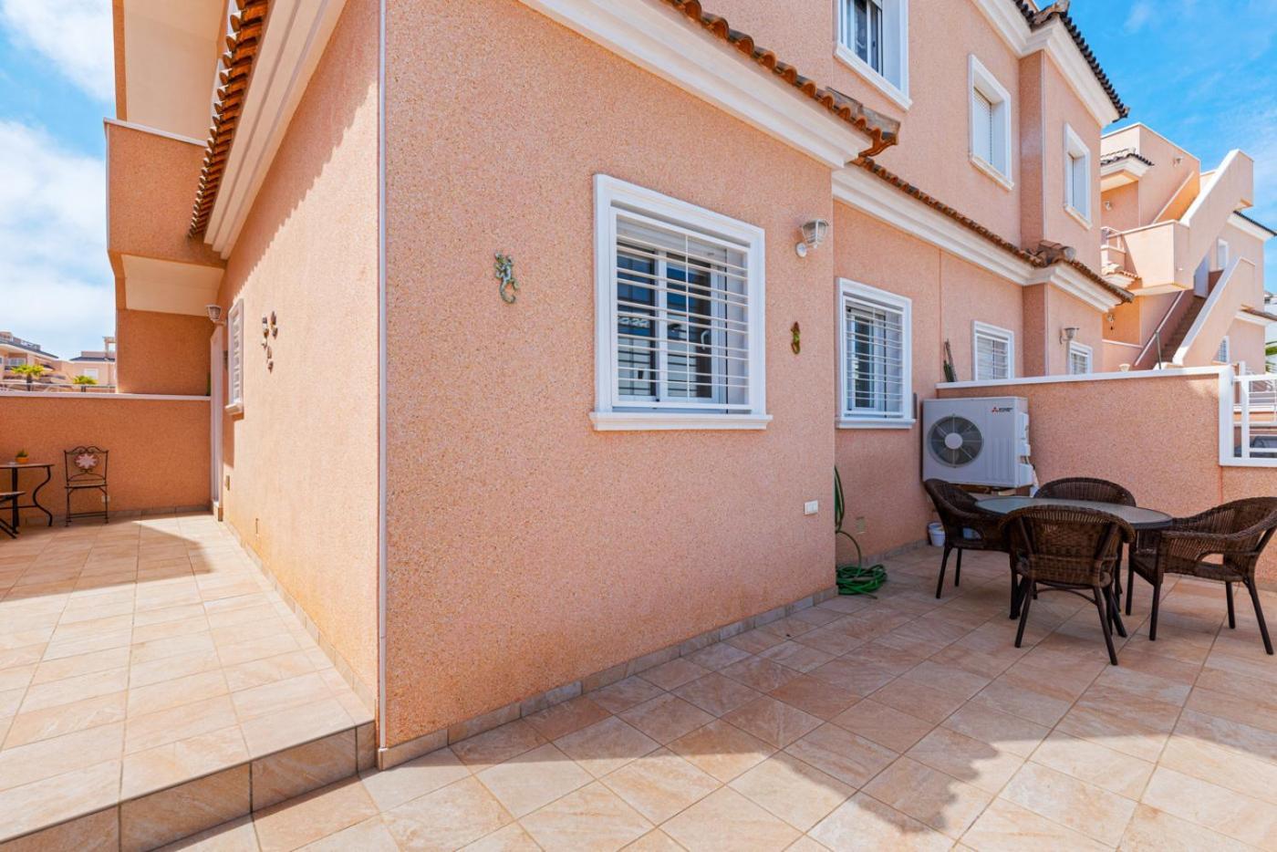 Apartments Punta Prima Indoor & Outdoor Pool تورّيفيِخا المظهر الخارجي الصورة