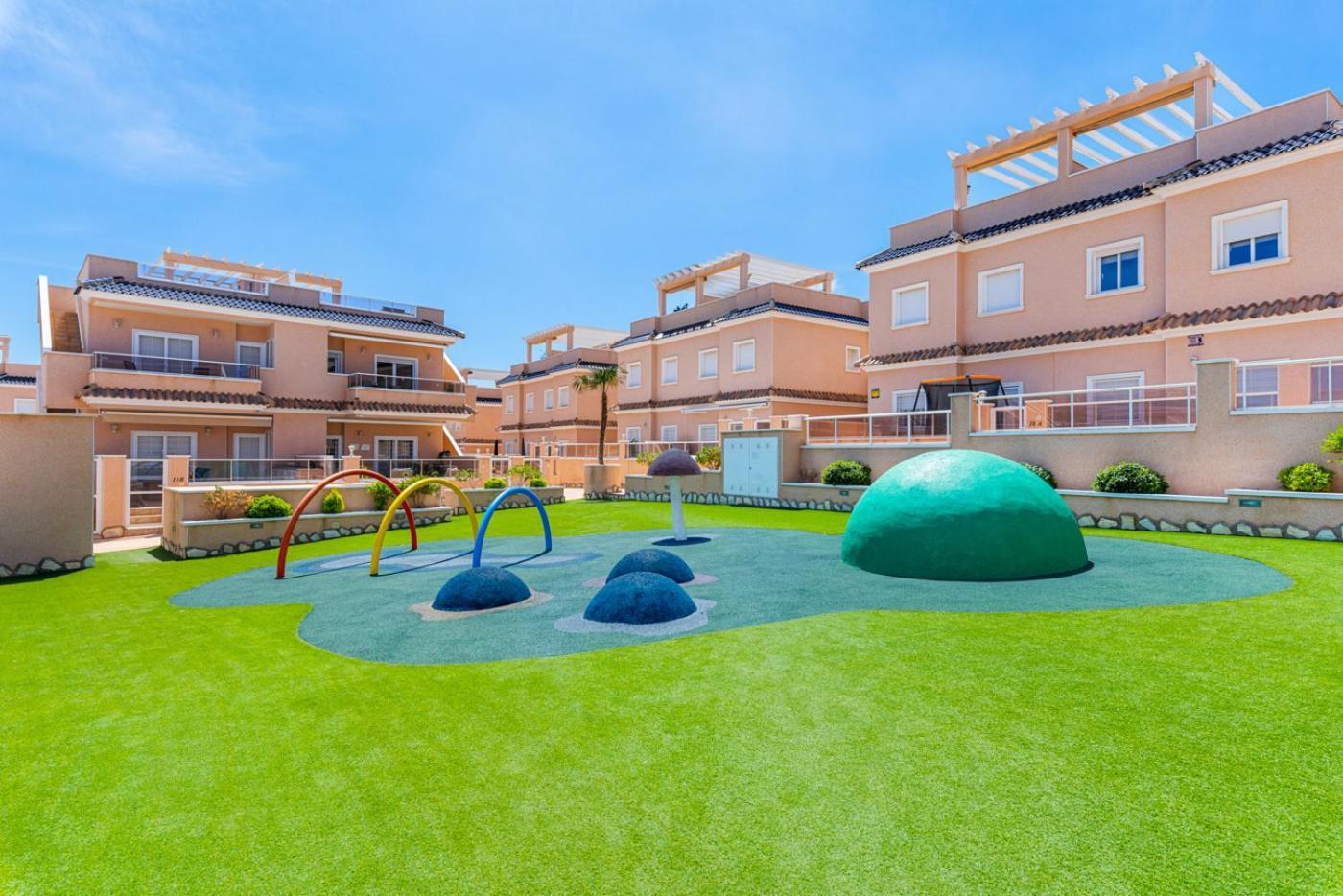 Apartments Punta Prima Indoor & Outdoor Pool تورّيفيِخا المظهر الخارجي الصورة