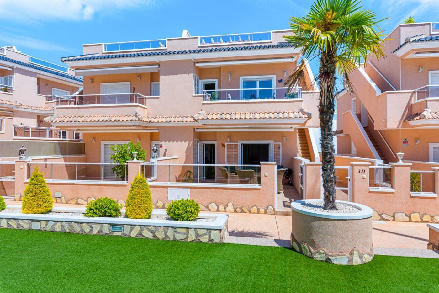Apartments Punta Prima Indoor & Outdoor Pool تورّيفيِخا المظهر الخارجي الصورة