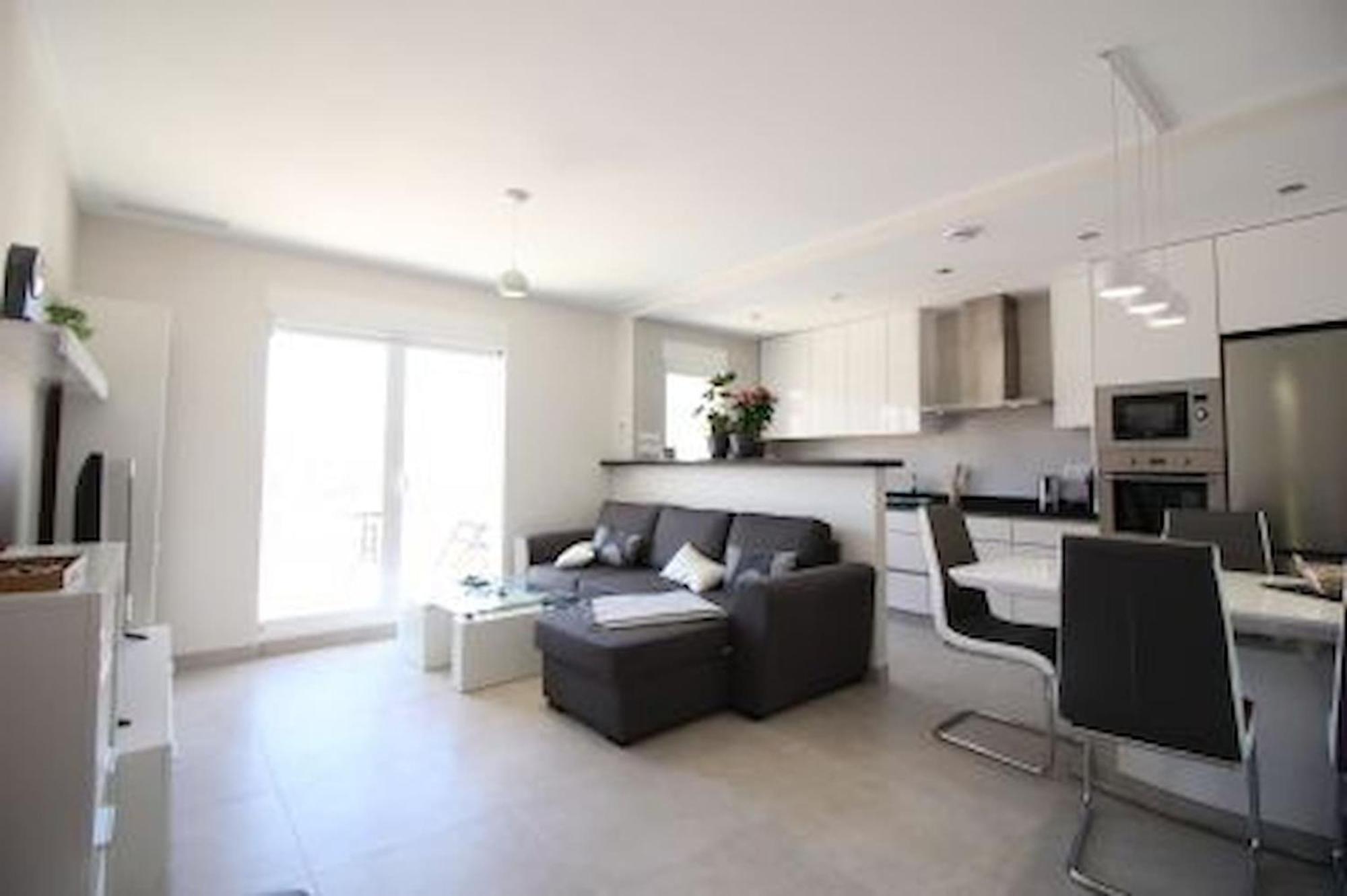 Apartments Punta Prima Indoor & Outdoor Pool تورّيفيِخا المظهر الخارجي الصورة